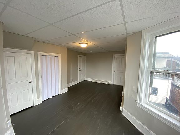 3rd image of 120 Lincoln Way W 2nd-floor 3