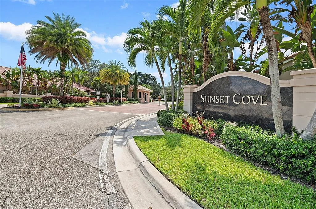 3 bed, 2.5 bath, 2138 sqft, $4,200 — Photo 1