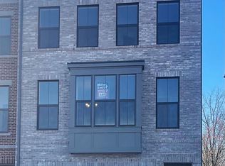 5231 Ridgeview Retreat Dr, Chantilly, VA 20151