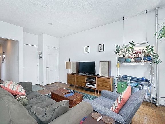 3rd image of 83 W 104th St #6