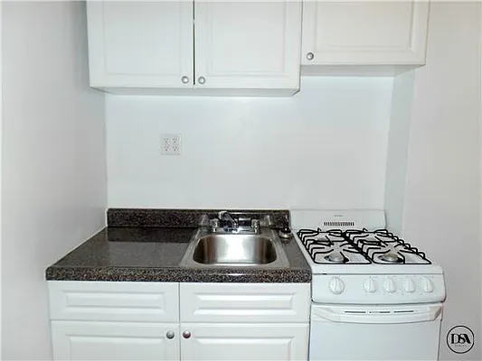 Rented by DSA Realty | media 10