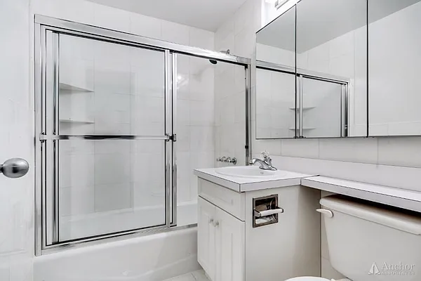 Rented by Anchor Associates | media 18