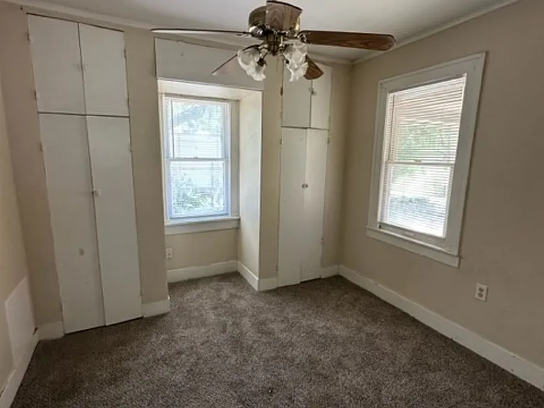 934 Ballinger St — Photo 12