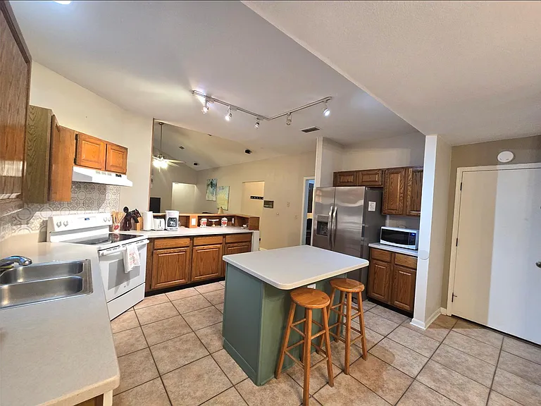 8995 Bensalem Dr — Photo 8