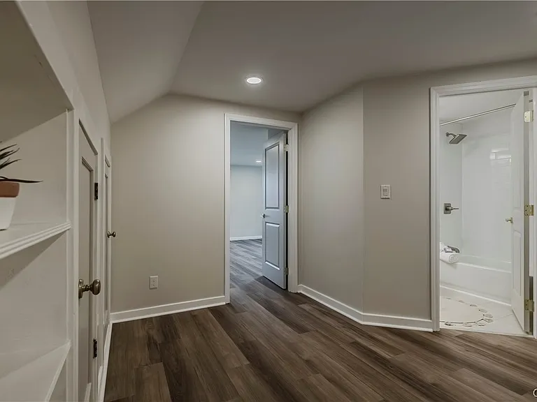 8 Terrace Hill Dr — Photo 37