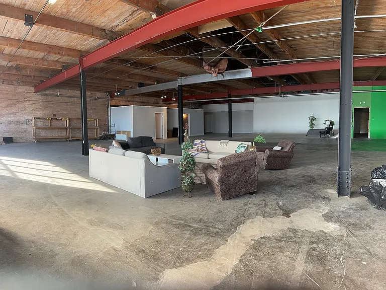 3134 W Carroll Ave — Photo 1