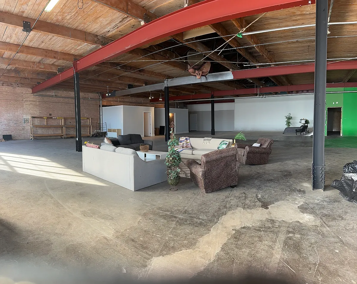 Building Photo - 3134 W Carroll Ave