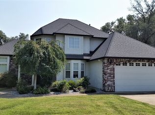 3366 Middleton Ln, Redding, CA 96002