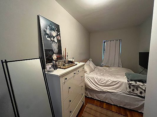 2nd image of 115 E 27th St #4G