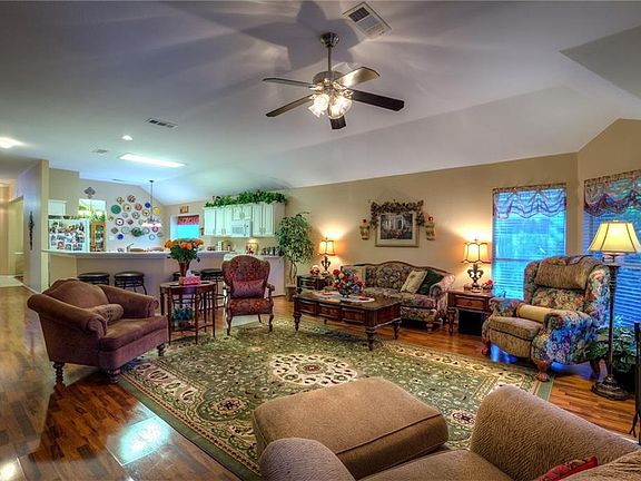 5th image of 127 Tupelo Dr