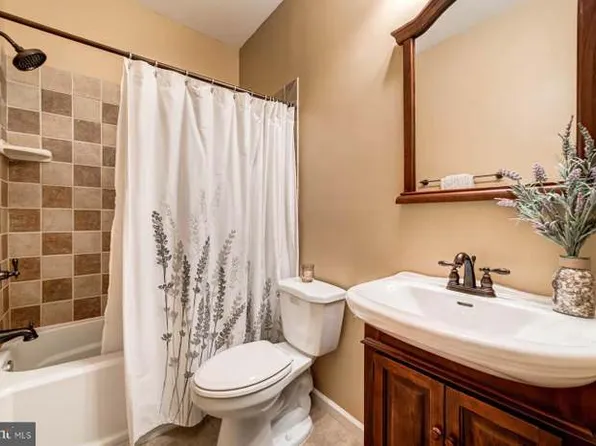 733 Vestal St, Woodbridge, VA 22191