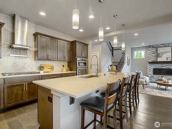 2nd image of 13521 NE 128th Place
