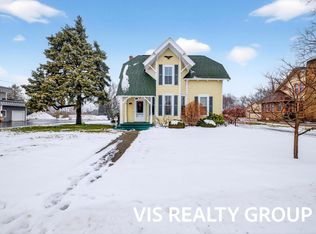 223 E Savidge St, Spring Lake, MI 49456