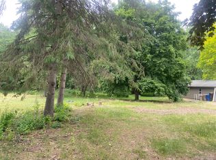 673 Crescent Lake Rd, Waterford, MI 48327