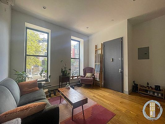 2nd image of 306 Clifton Pl #2