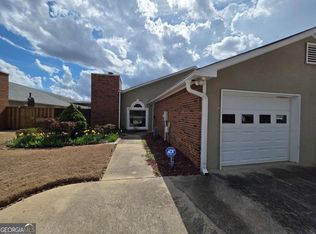 120 Garden Ct, Fayetteville, GA