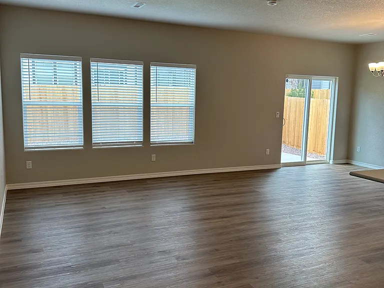 7758 Lost Trail Dr — Photo 5