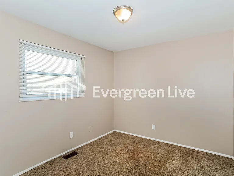11690 Hamlet Rd — Photo 11