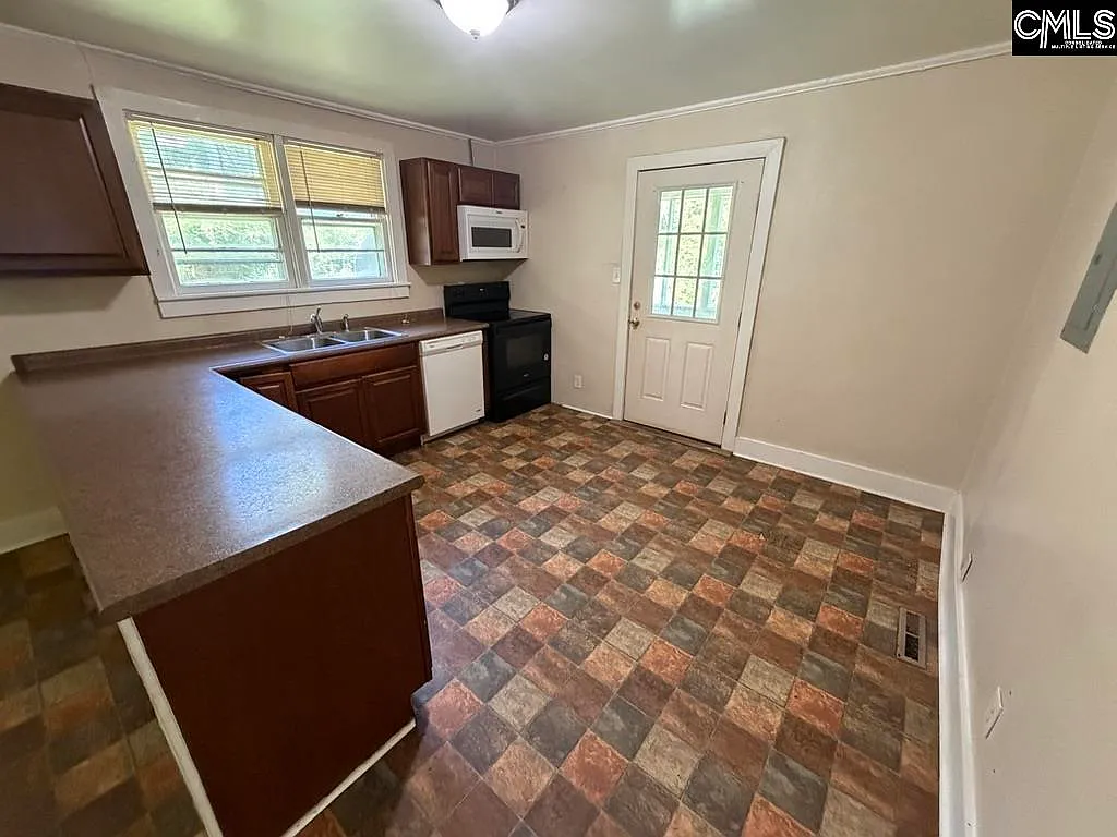 2 bed, 1052 sqft, $1,200 — Photo 3