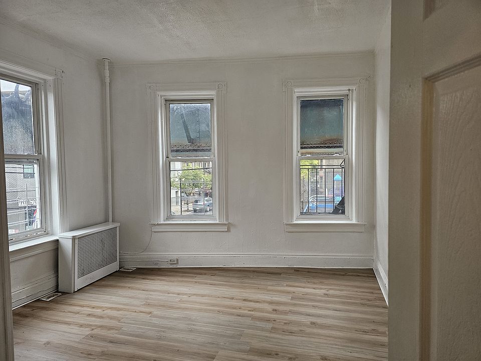 1st image of 171 Barbey St Unit 2