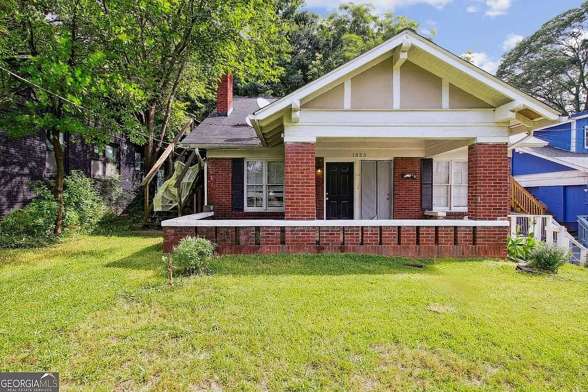 1523 Olympian Way SW — Photo 1