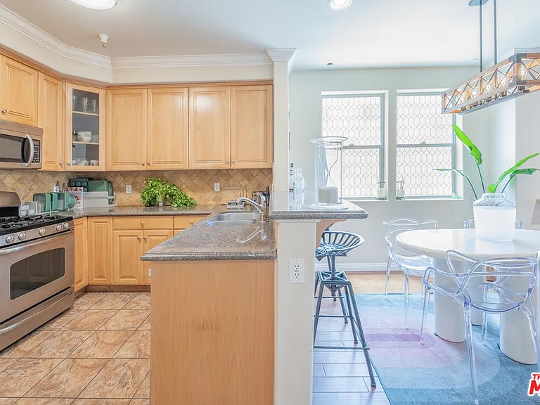 5254 Corteen Pl #10 — Photo 18