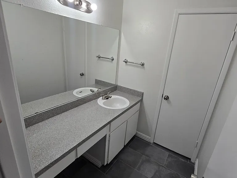 2648 Santa Barbara Dr — Photo 4