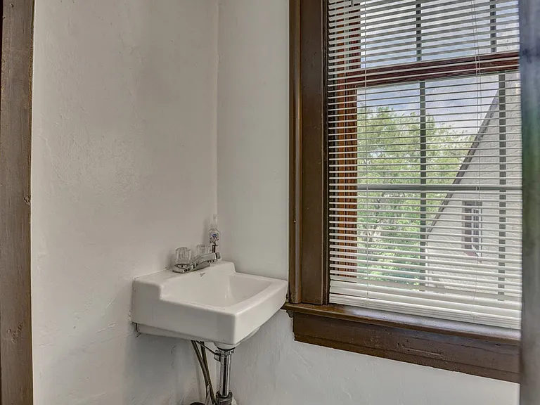 111 Gage St #2 — Photo 10