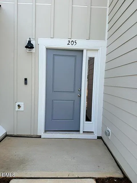 3 bed, 2.5 bath, 1860 sqft, $1,995 — Photo 2