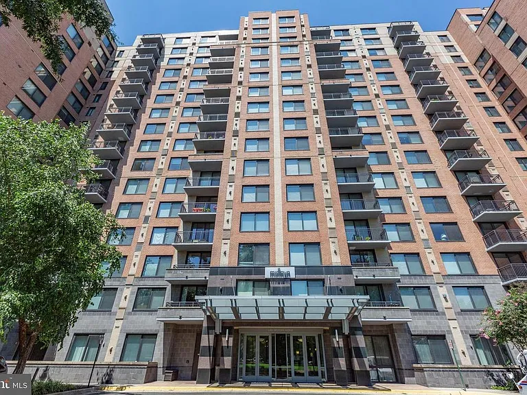 2451 Midtown Ave #16 — Photo 27