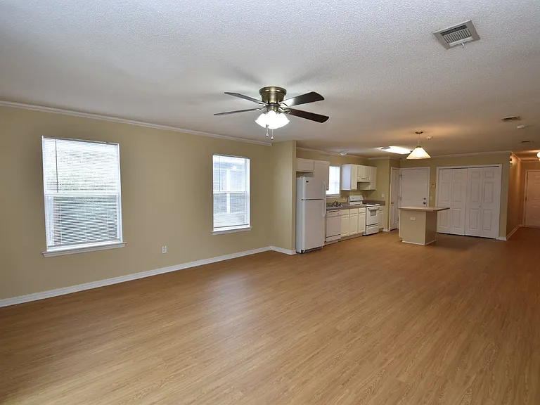 1064 Antigua Cir — Photo 2