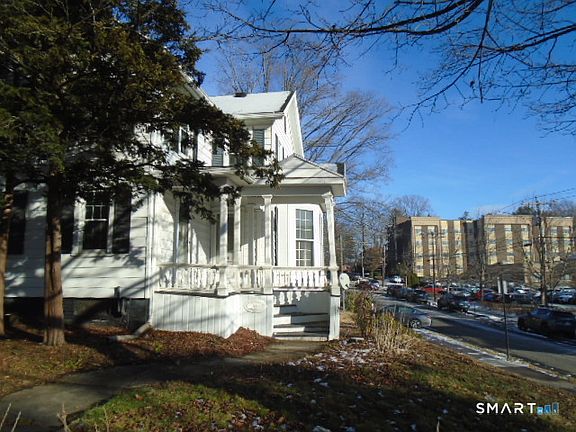 4th image of 368 Main Street