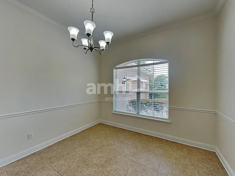 604 Battersea Dr — Photo 6