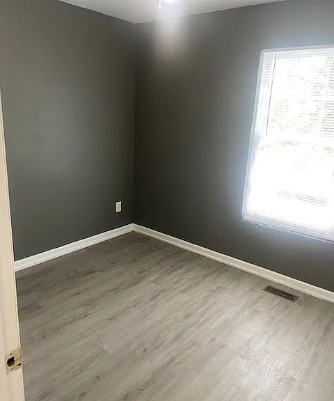 639 Vest Ave — Photo 3
