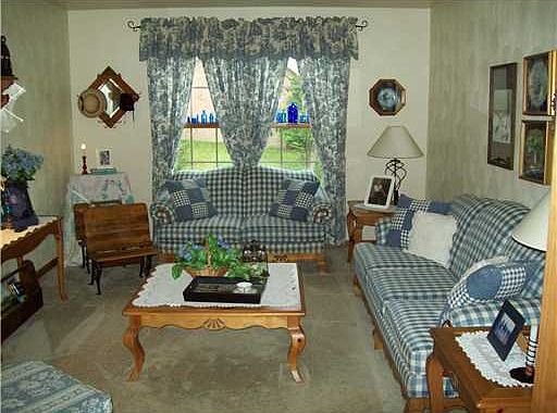 3rd image of 1016 Faulkner Way