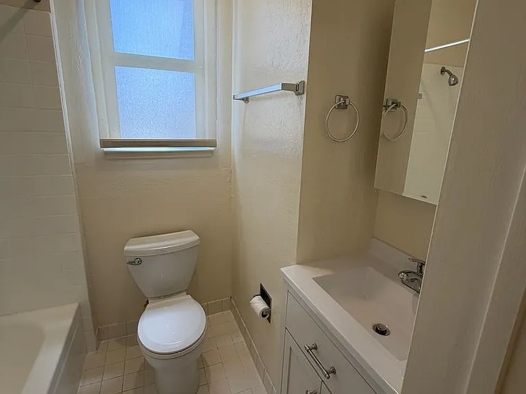 524 Guerrero Street (524r) — Photo 9