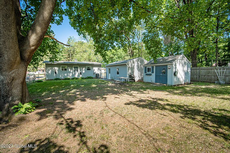 5th image of 38 Sherwood Drive