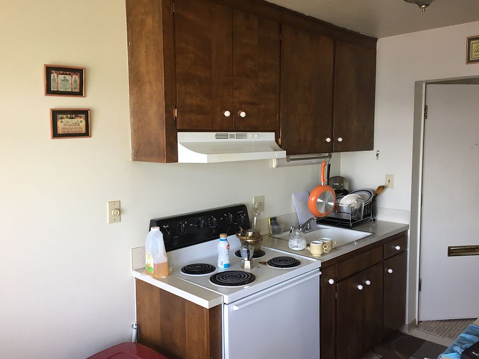 1st image of 2442 8th Ave N APT 005