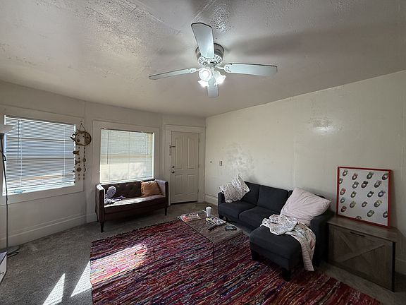 3rd image of 832 W 1st St APT 4