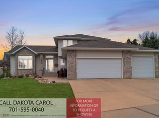 2526 Sharps Pl, Bismarck, ND 58503