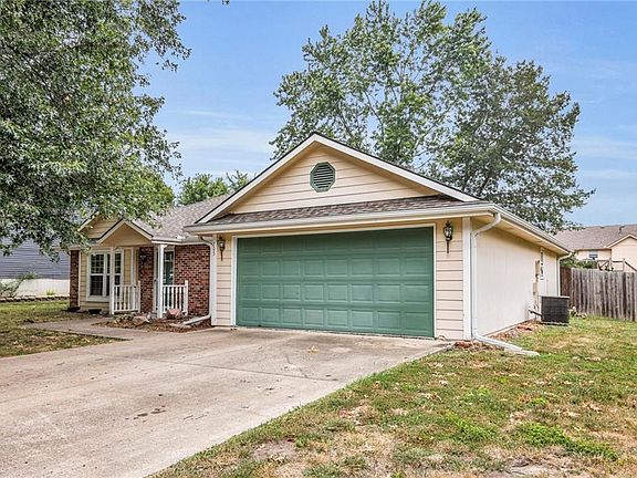 3rd image of 205 Rock Creek Dr