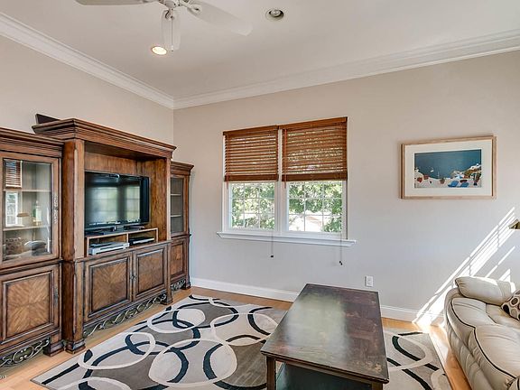 5th image of 1975 Rockledge Dr Unit A
