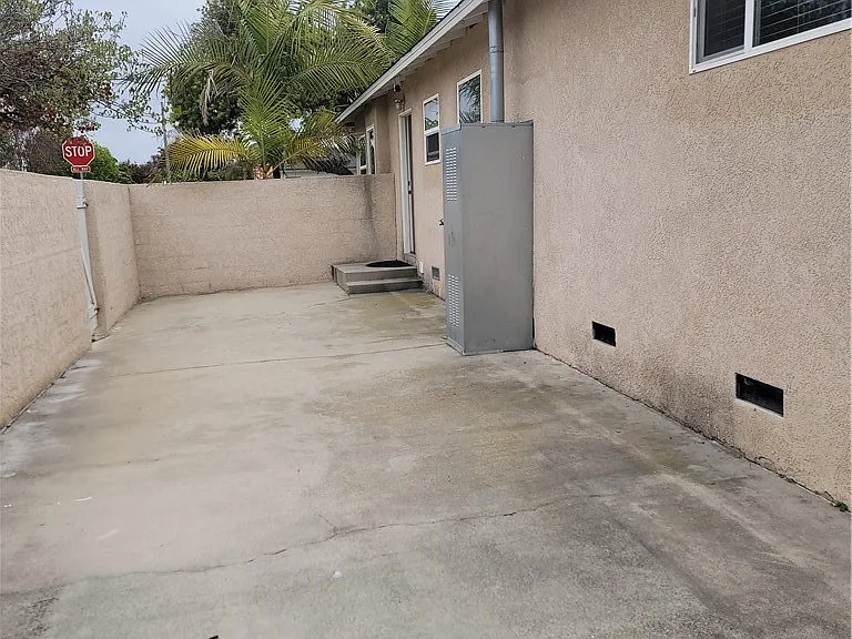 13203 Isis Ave — Photo 6