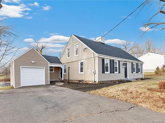3rd image of 390 Evergreen Ave