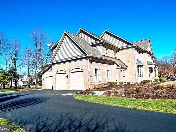 4th image of 10908 Shallow Creek Dr