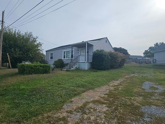 2nd image of 505 Strand Rd NE