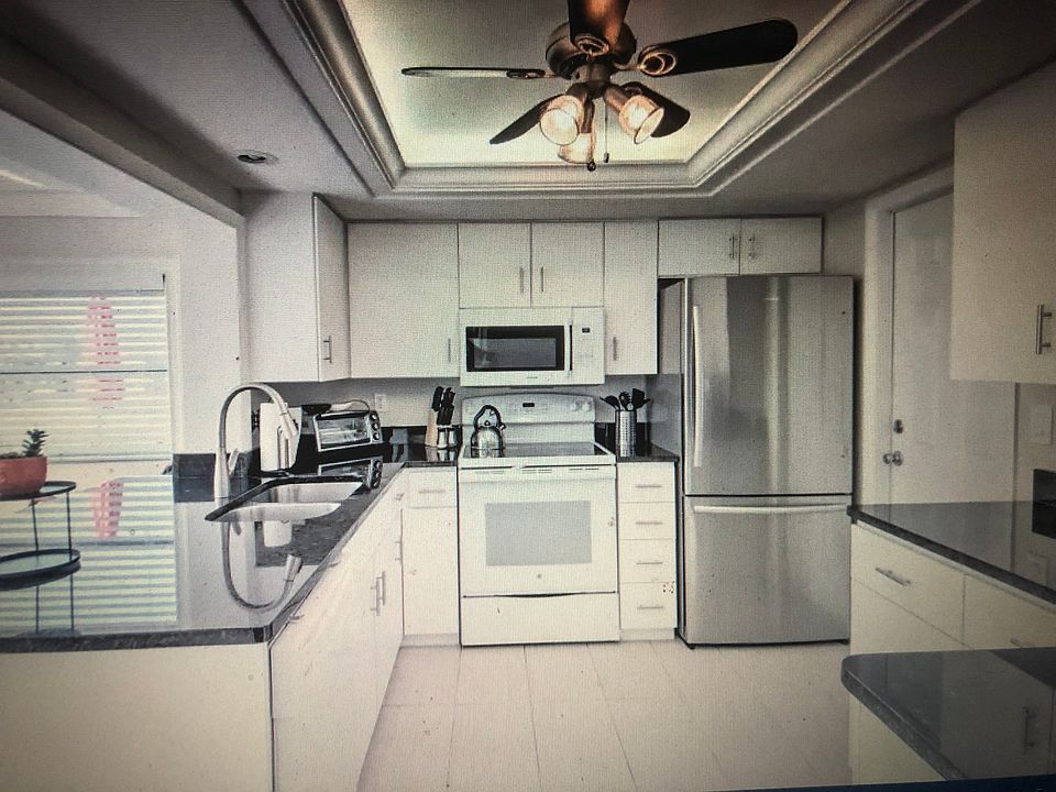1st image of 202 SE 44th Ter