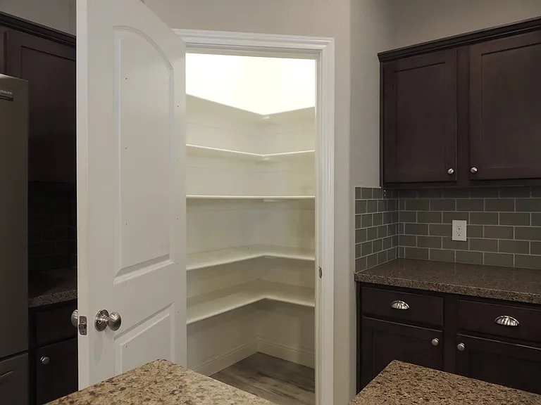 24 Devon Ct — Photo 6