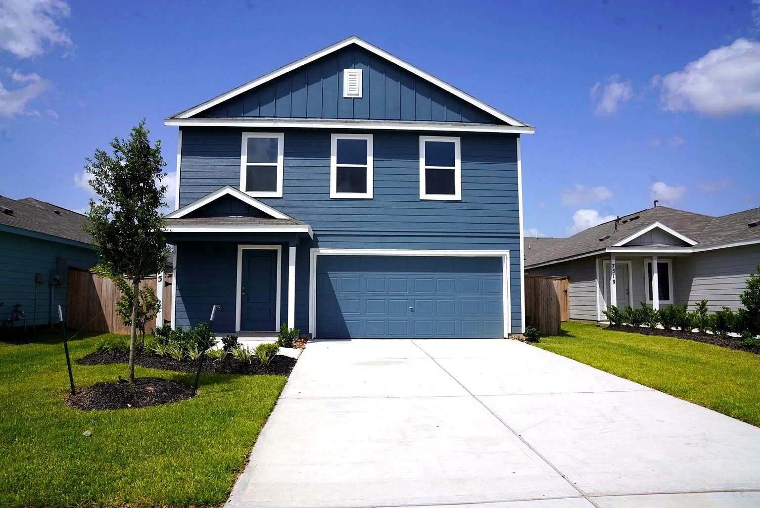 4 bed, 2.5 bath, $2,300 — Photo 1