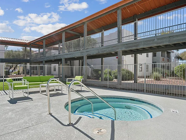 Palomar — Photo 11